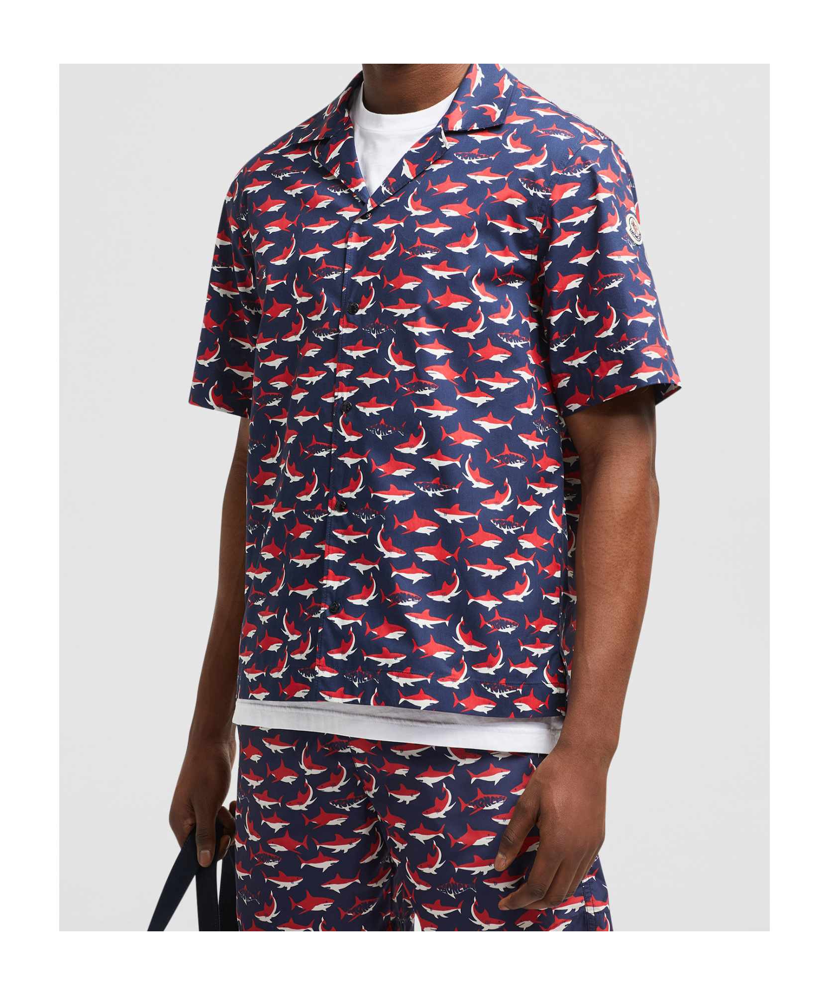 Moncler Chemise À Manches Courtes En Coton À Imprimé Requin In White  Blue  Red