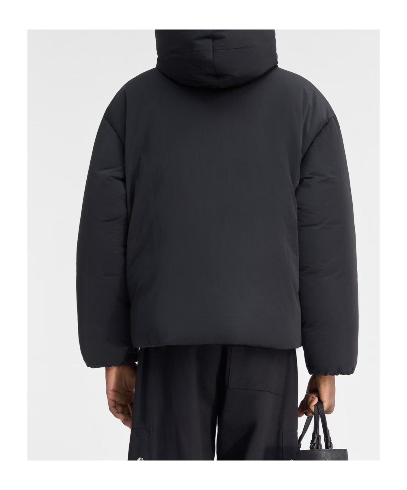 Jacquemus Logo Patch Hooded Puffer Jacket In Black