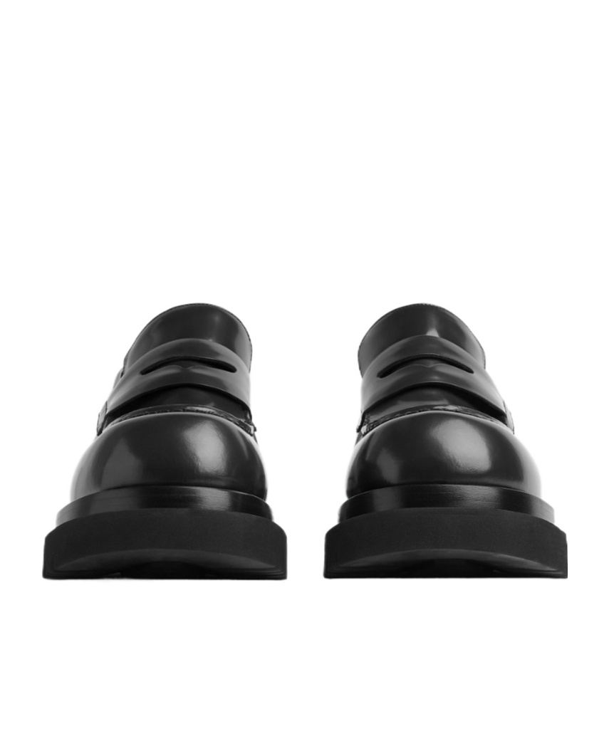 Bottega Veneta Lug Smooth Loafers In Black