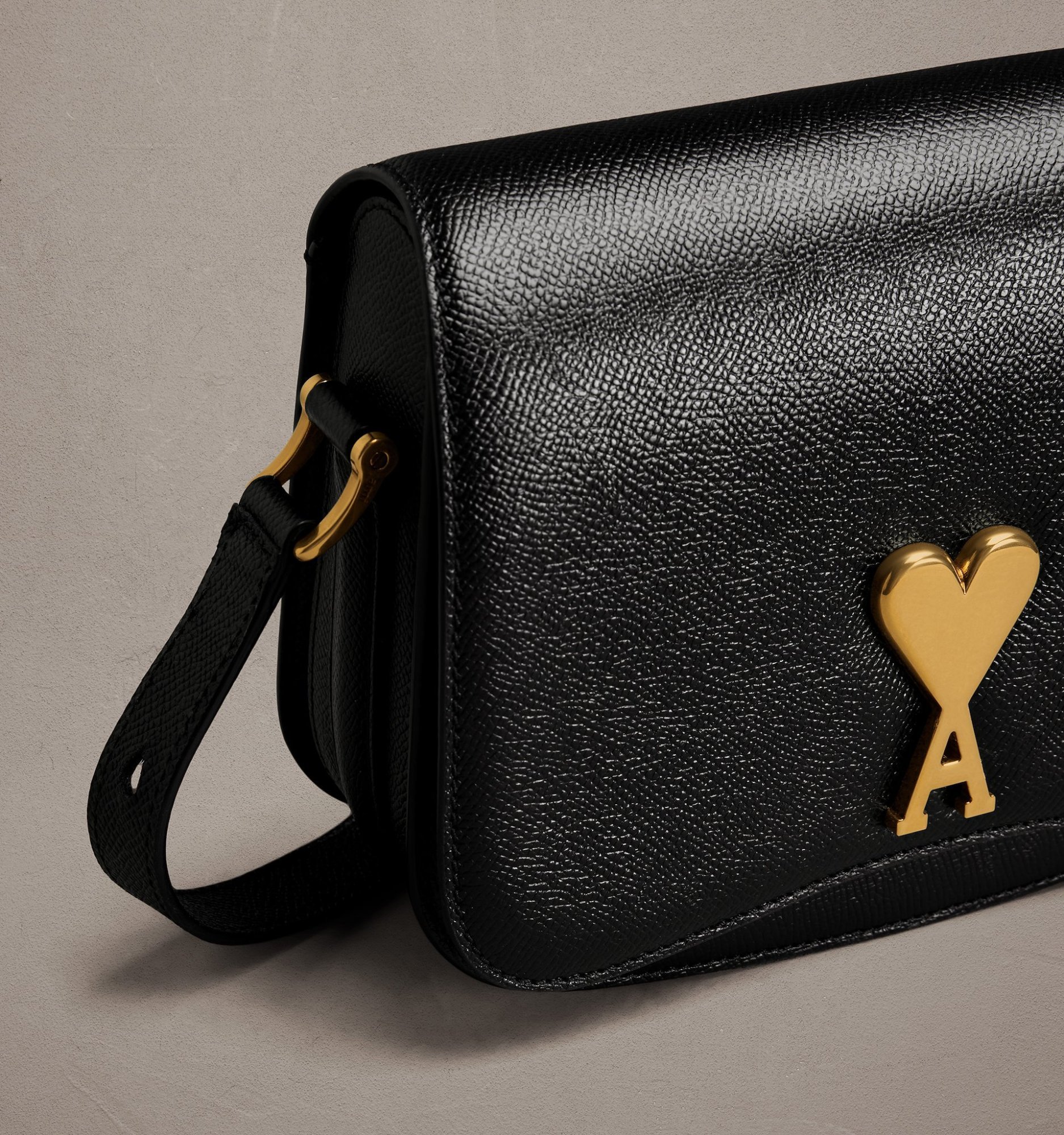 Shop Ami Alexandre Mattiussi Ami Paris Ami De Coeur Logo Plaque Shoulder Bag In Black