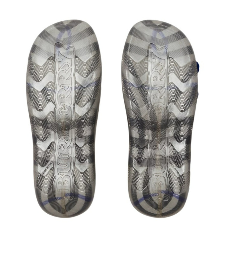 Burberry Checked-lining Stingray Rubber Clogs In Gray