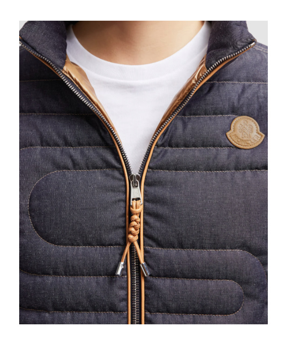 Moncler Long-sleeved Short Down Jacket In Black