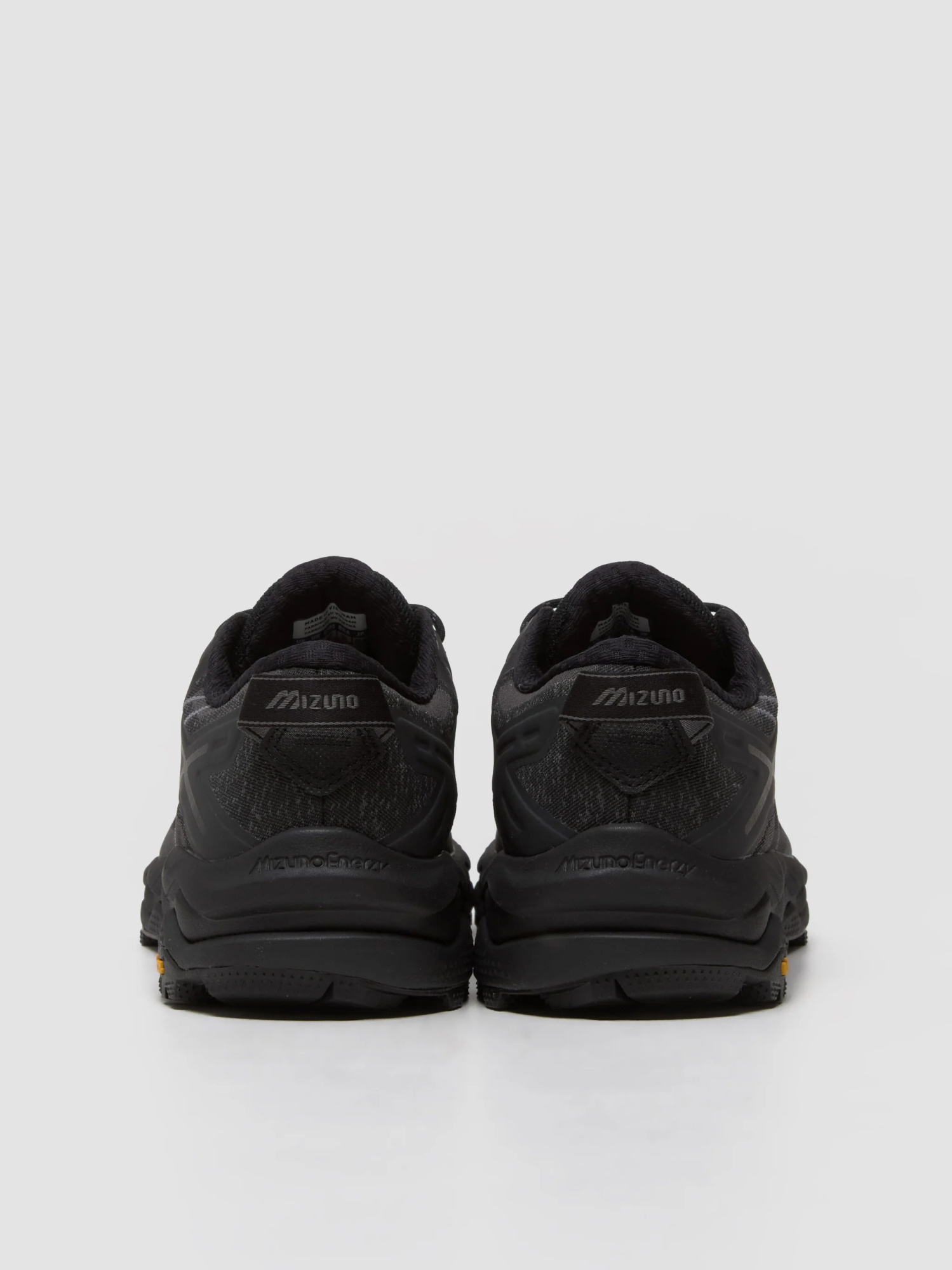 Mizuno Wave Mujin Ls Gore-tex Sneakers Black / Quiet Shade / Black Sand In Black