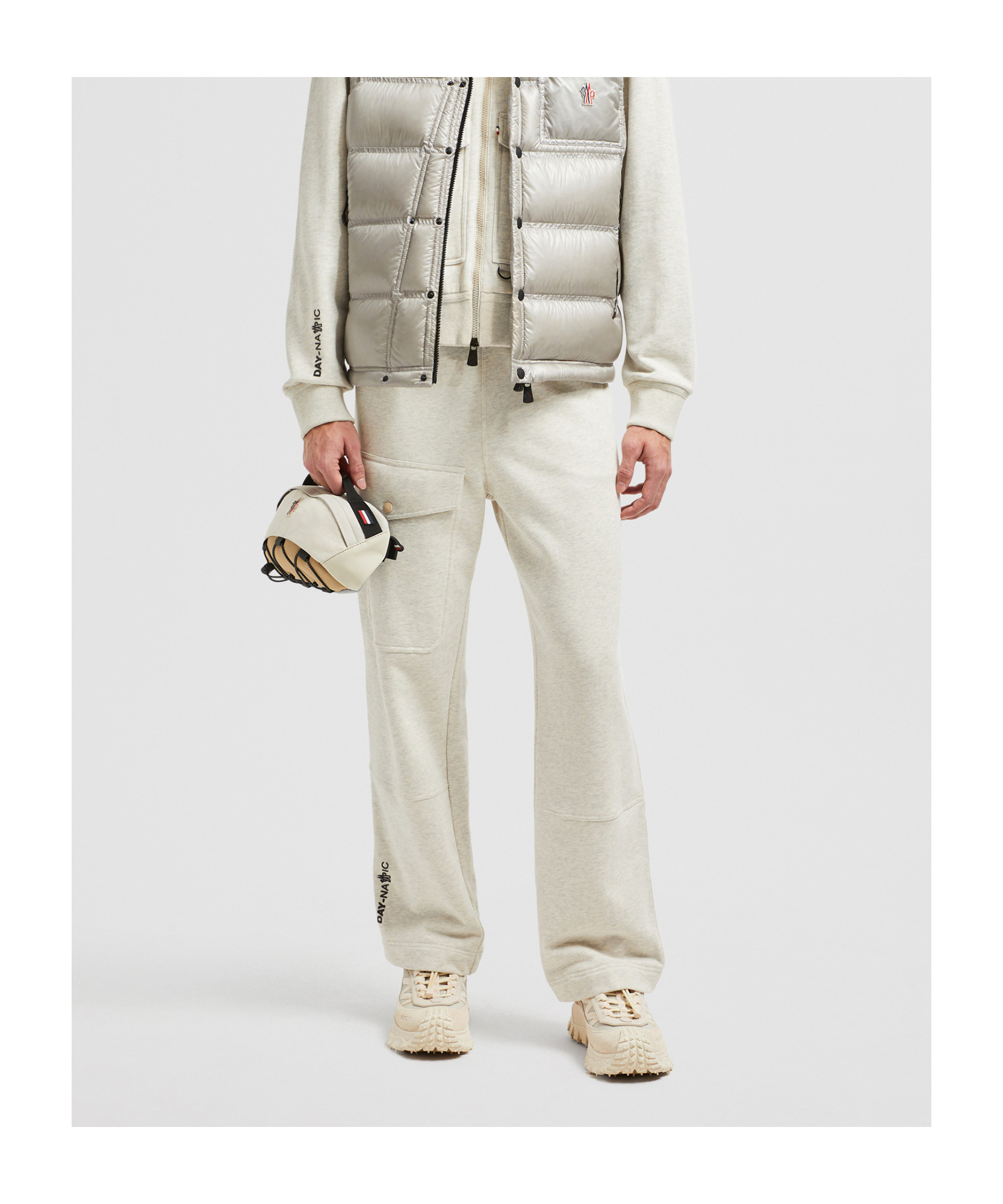 Moncler Mens Ivory Drawstring Two-slip-pockets Wide-leg Relaxed-fit Cotton-blend Trousers In Nude