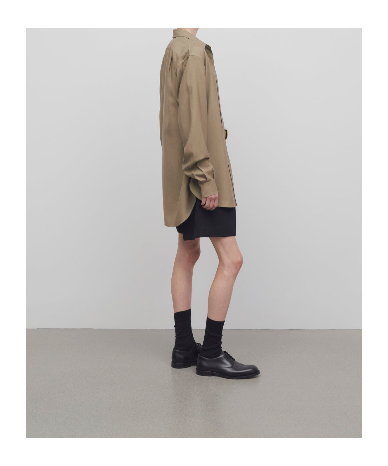 The Row Belt-loop Shorts In Black