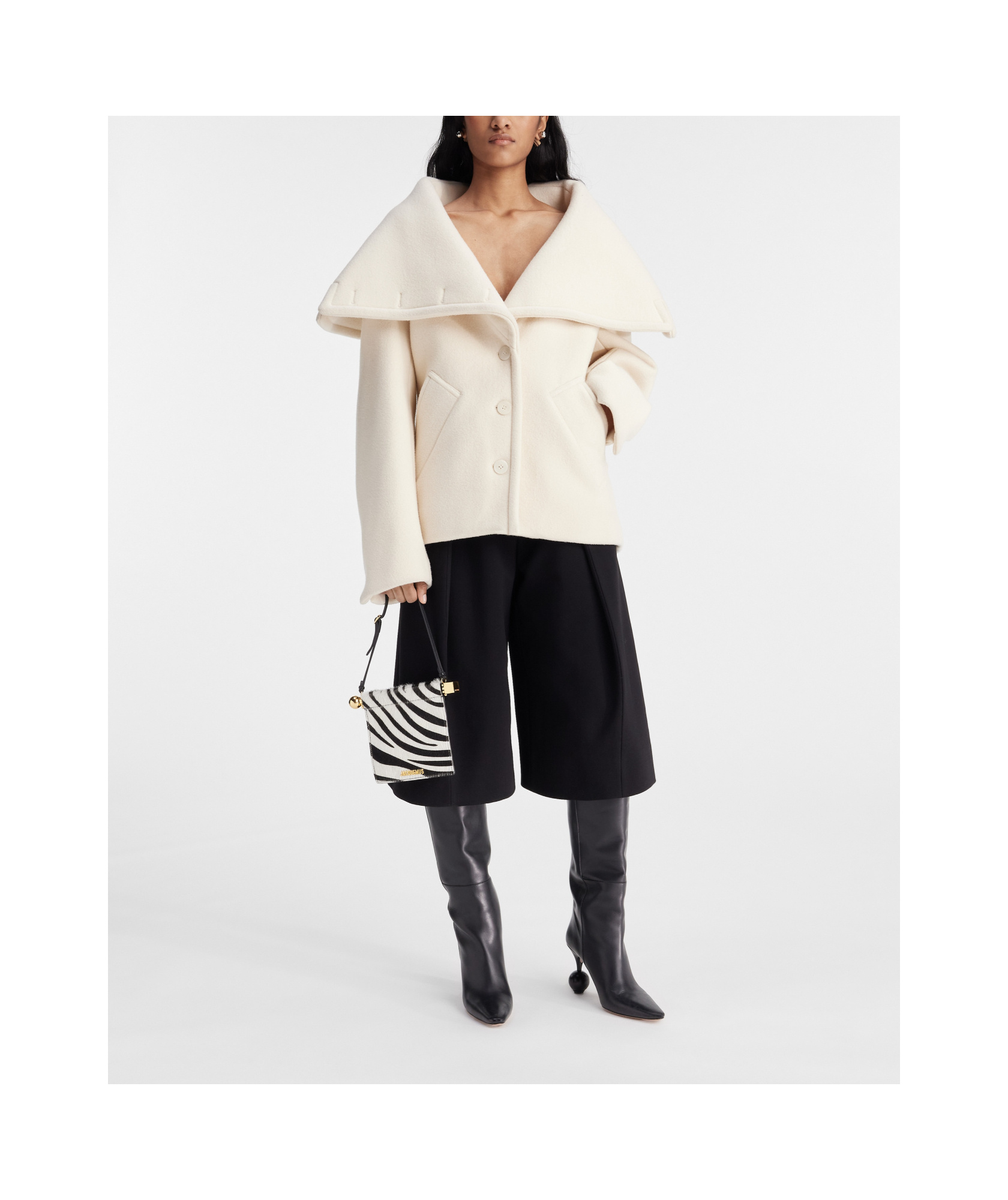 Jacquemus Pendant Collar Jacket In White