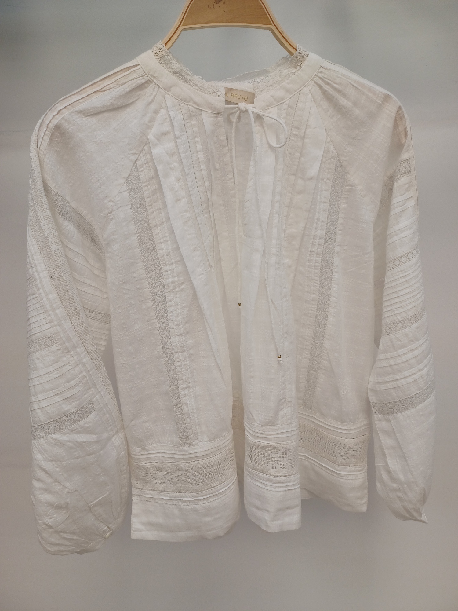 Vanessa Bruno Elim Pintuck Lace-inset Cotton Blouse In Gray