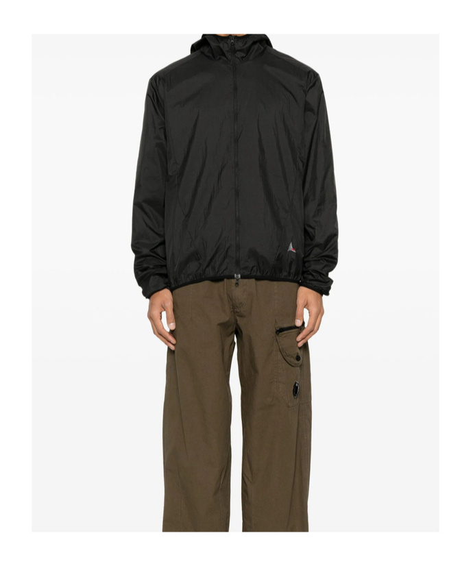 Roa Packable Windbreaker In Black