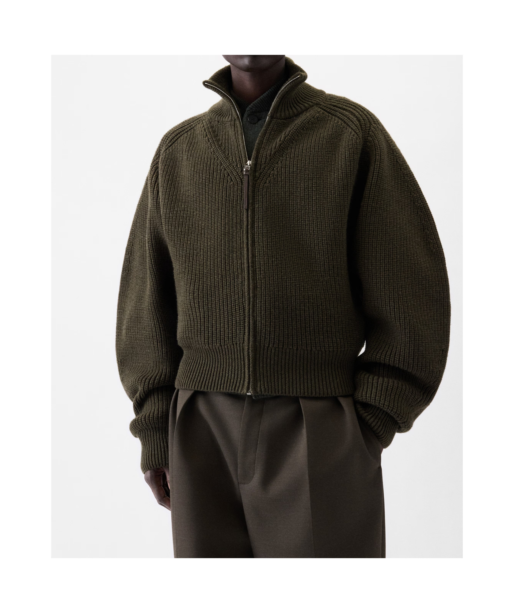 Jacquemus Mens Dark Khaki Funnel-neck Ribbed Wool Cardigan In Gray