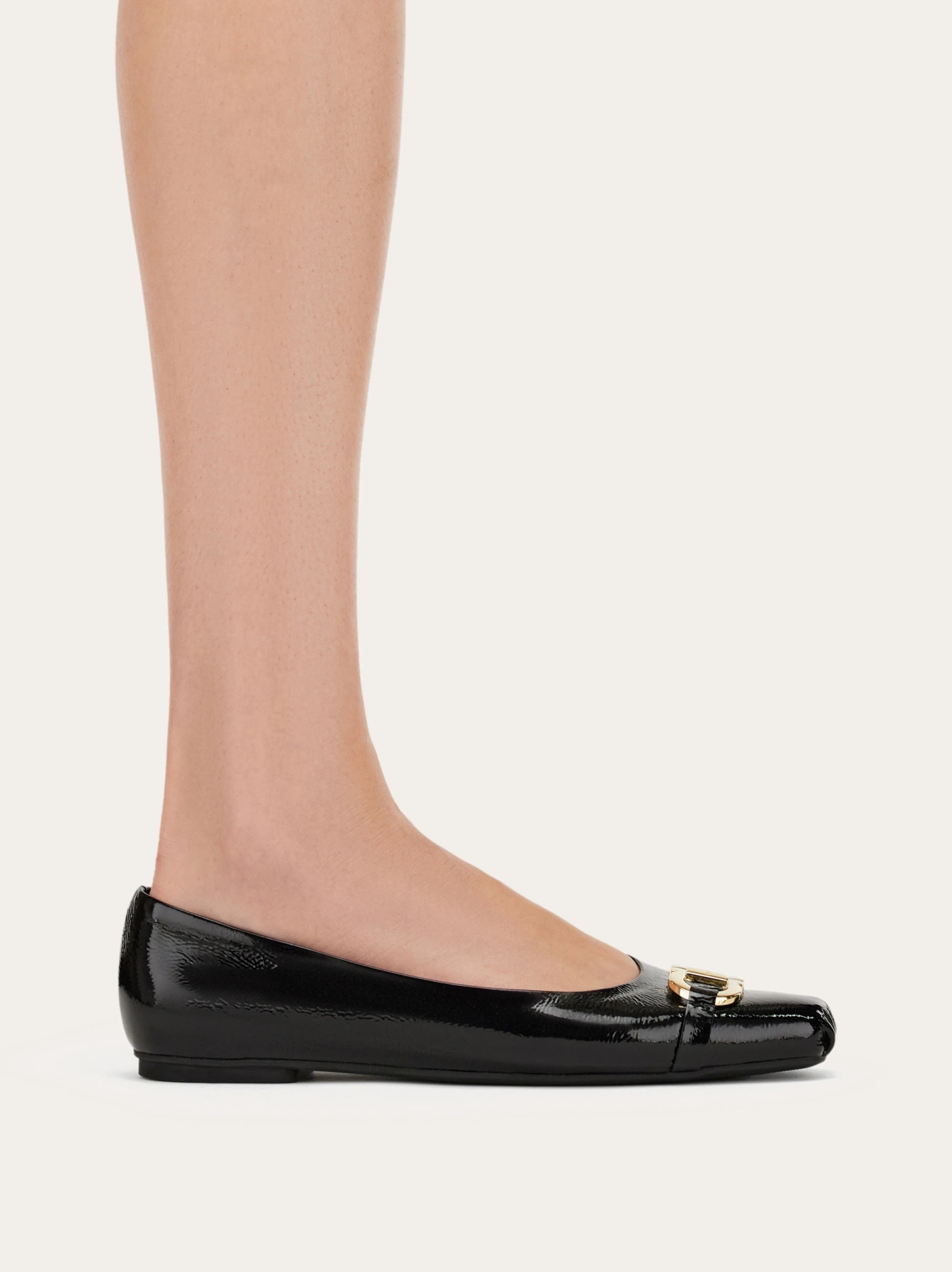 Ferragamo Gancini Decorative Ballet Shoes In Black