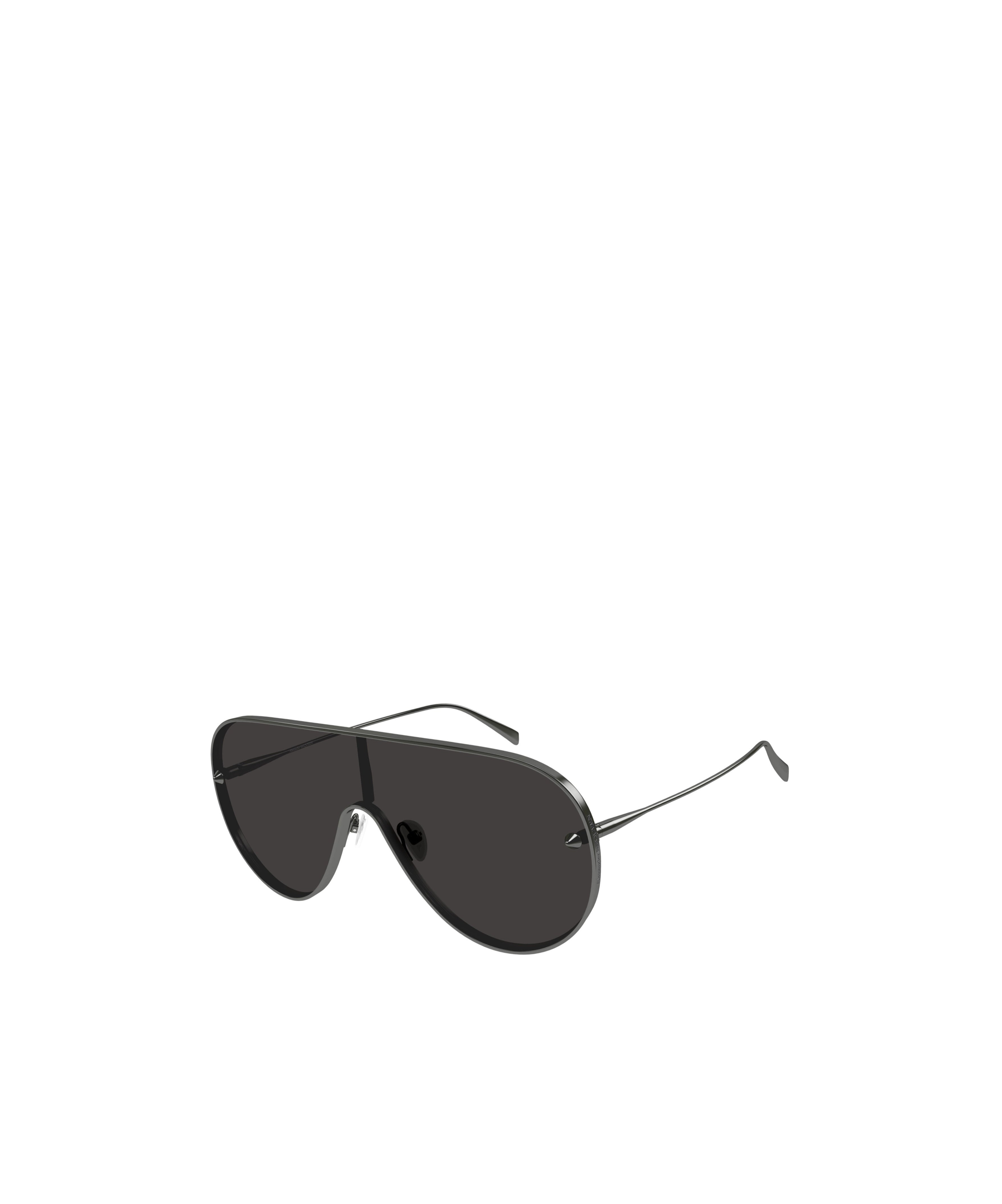 Alexander Mcqueen Geometric Frame Sunglasses In Black