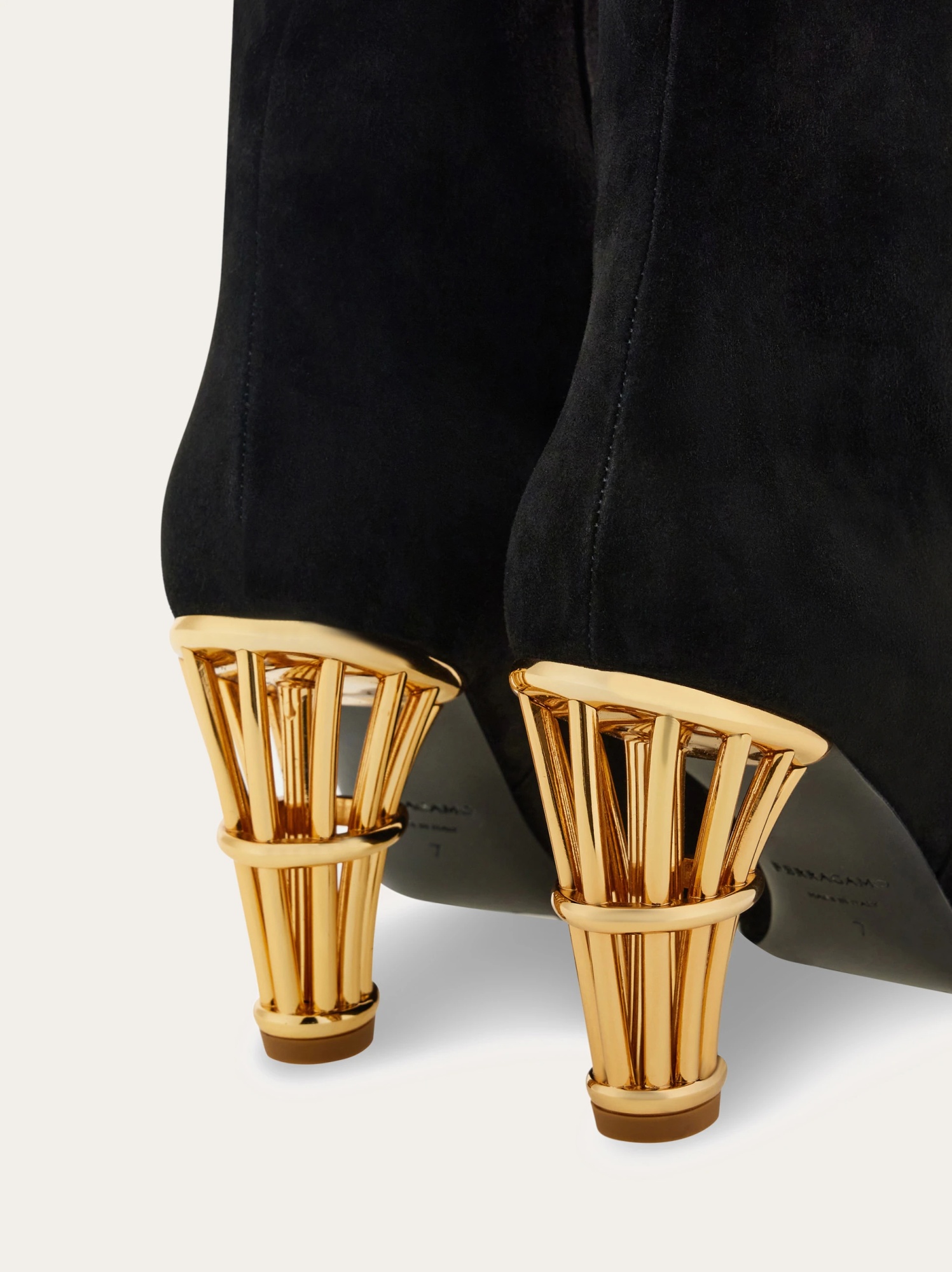 Ferragamo Doria 85 In Black