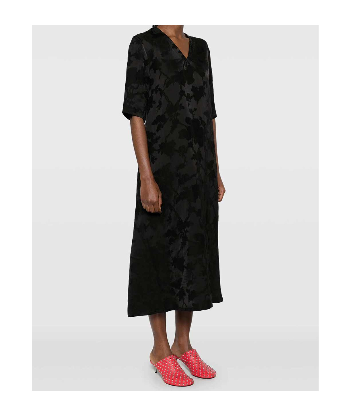 Uma Wang V-neck Mid-length Dress In Black