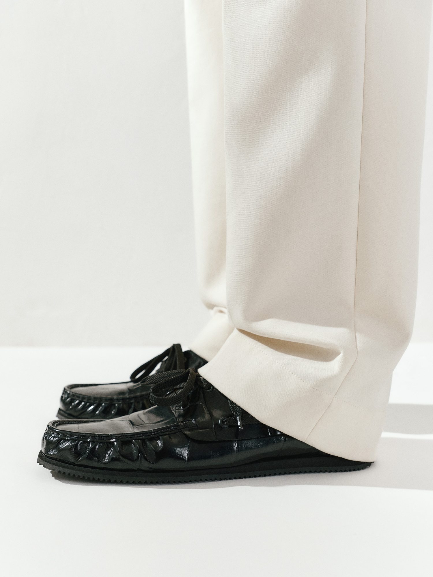 Jacquemus Men's Les Batto Calfskin Boat Shoes In Black