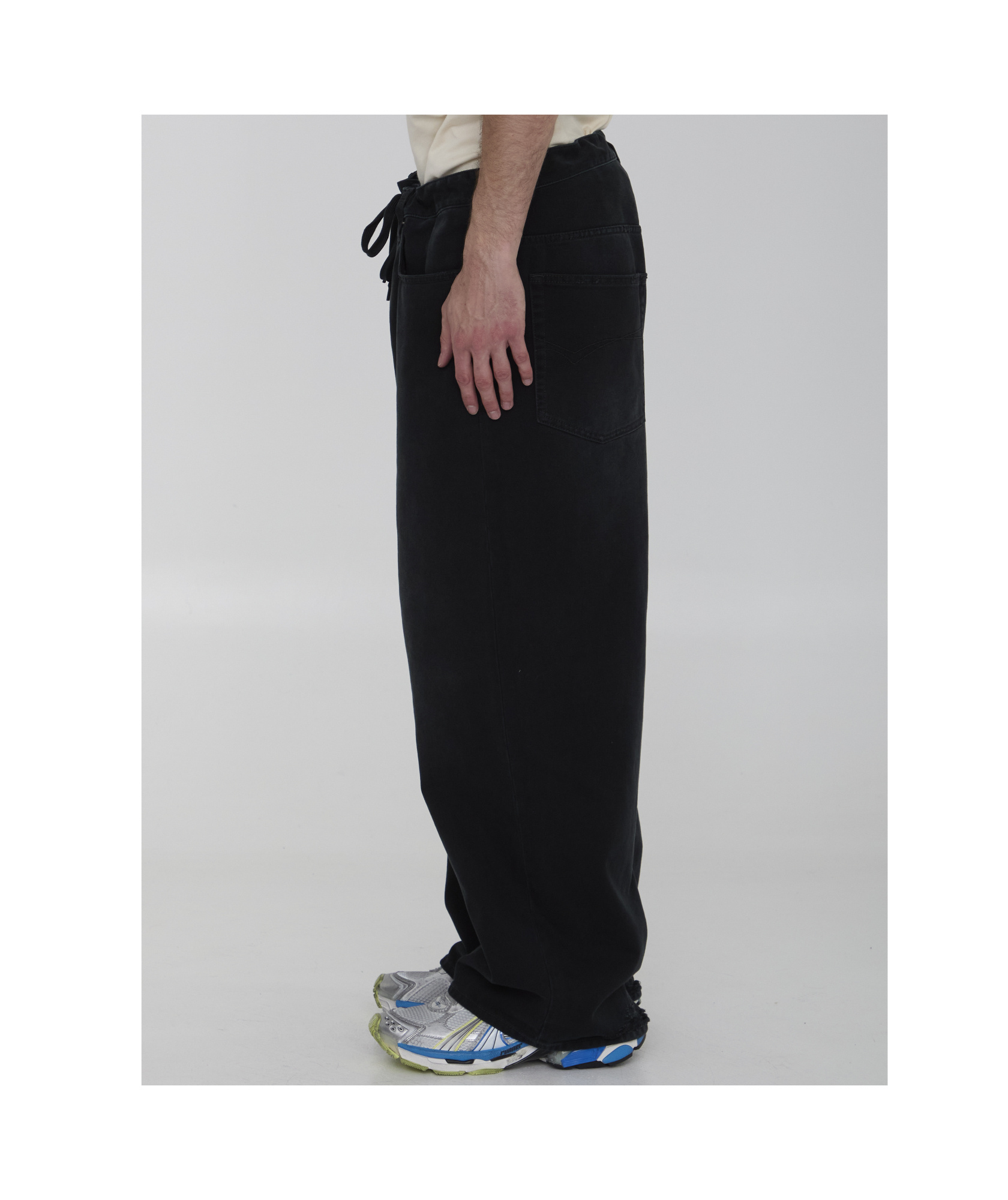 Balenciaga Distressed Loose Jeans In Black