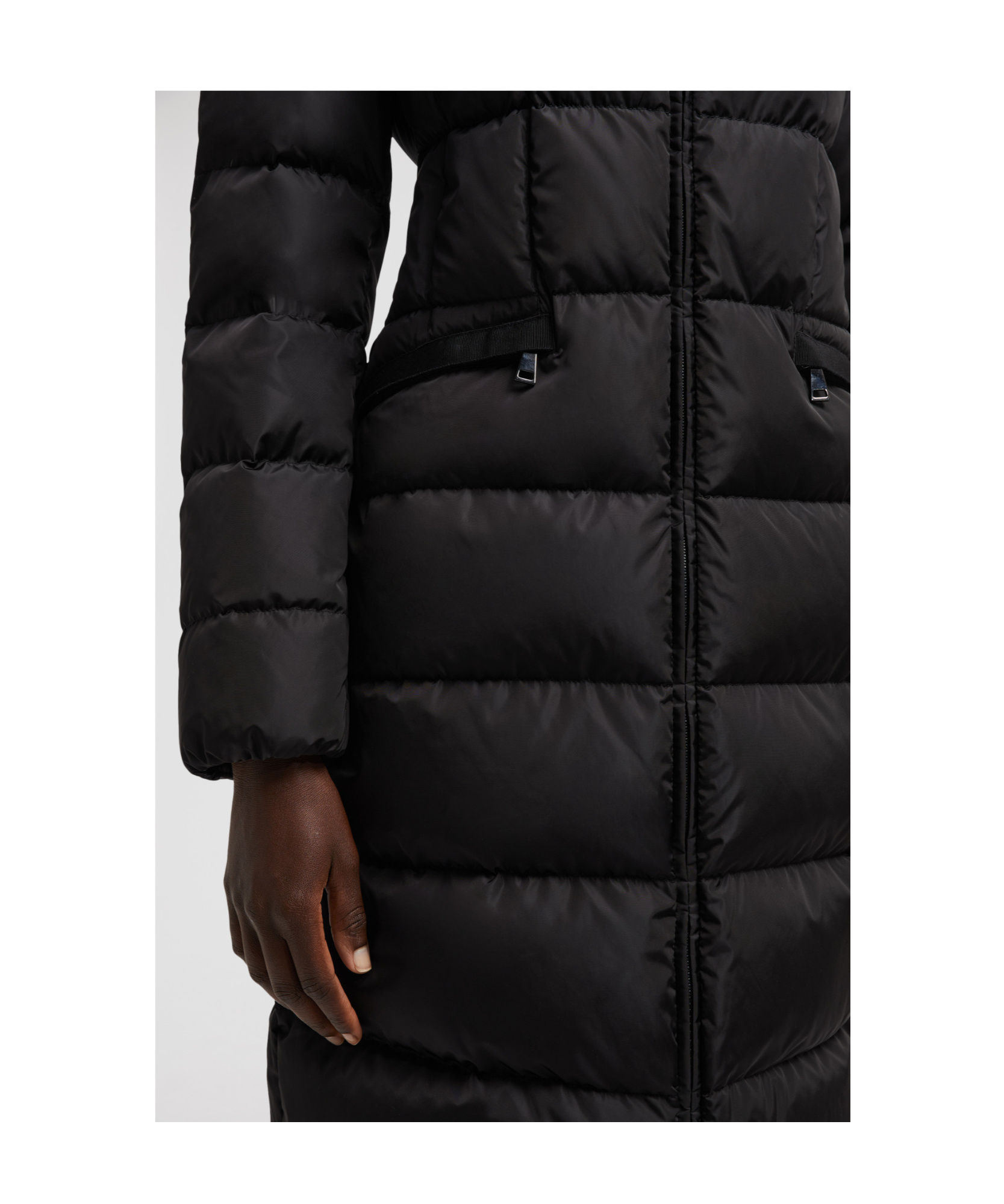 Moncler Doudoune Mi-longue À Capuche Suyen In Black
