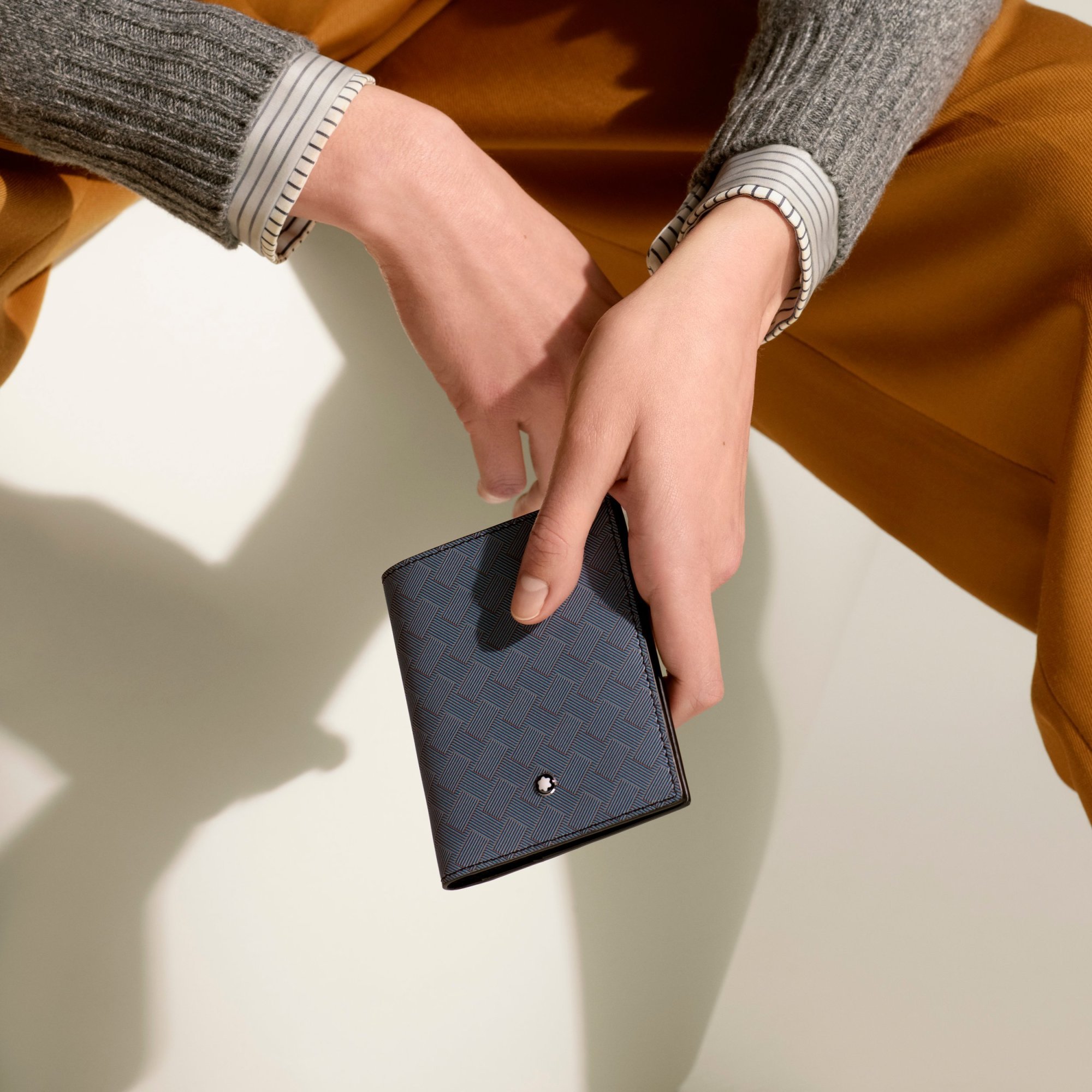 Montblanc Extreme 3.0 6cc Compact Wallet In Black