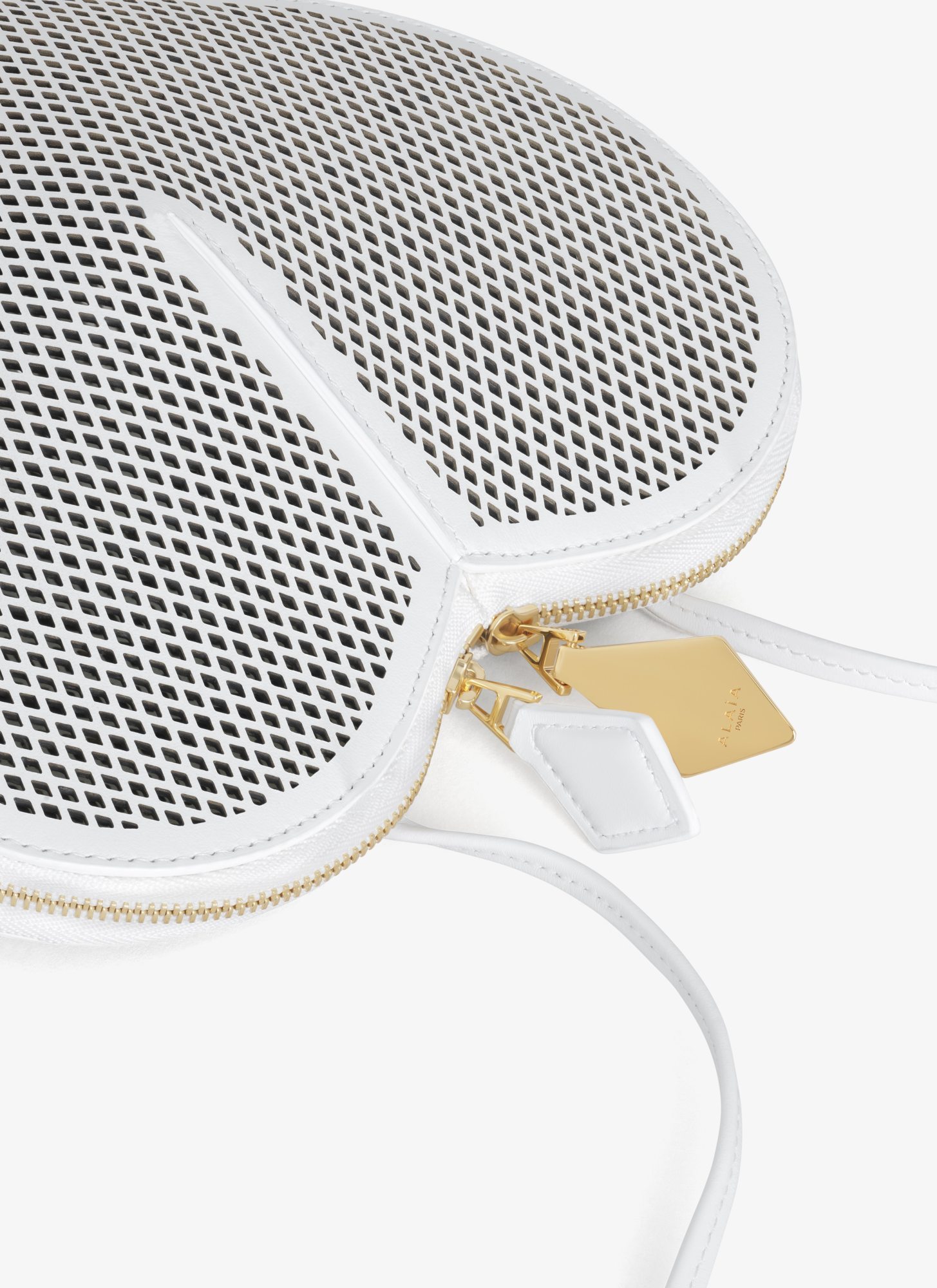 Alaïa Le Coeur Shoulder Bag In Leather With Fishnet Motif In White