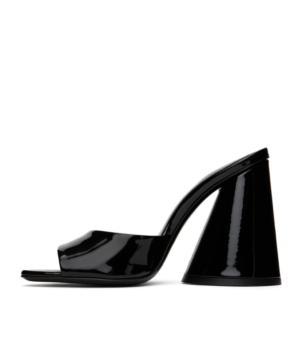 Attico Mini Devon 85 Patent Leather Sandals In Black