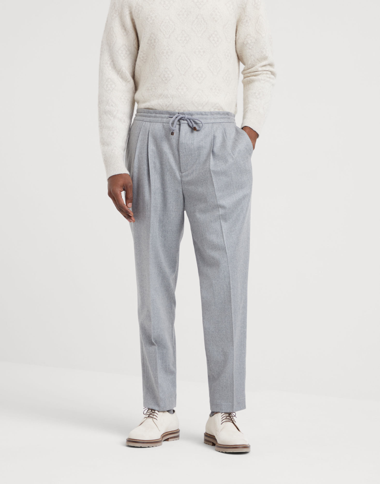 Brunello Cucinelli Men Linen Chevron Leisure Fit Pants With Drawstring And Double Pleats In Gray