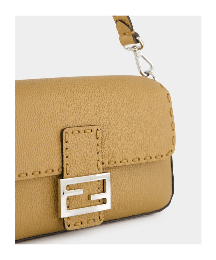 Fendi Baguette Shoulder Bag In Nude