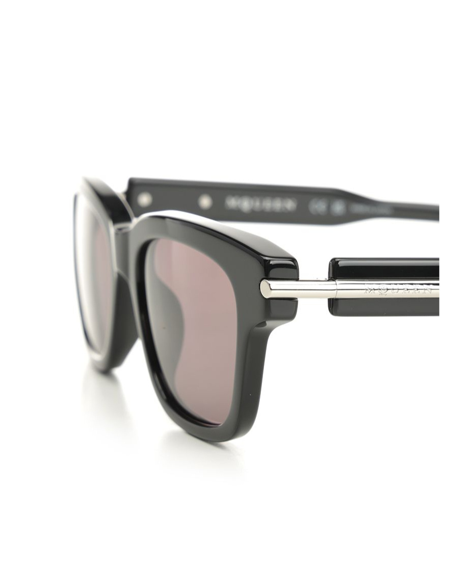 Alexander Mcqueen Eyewear T-bar Rectangular Frame Sunglasses In Black