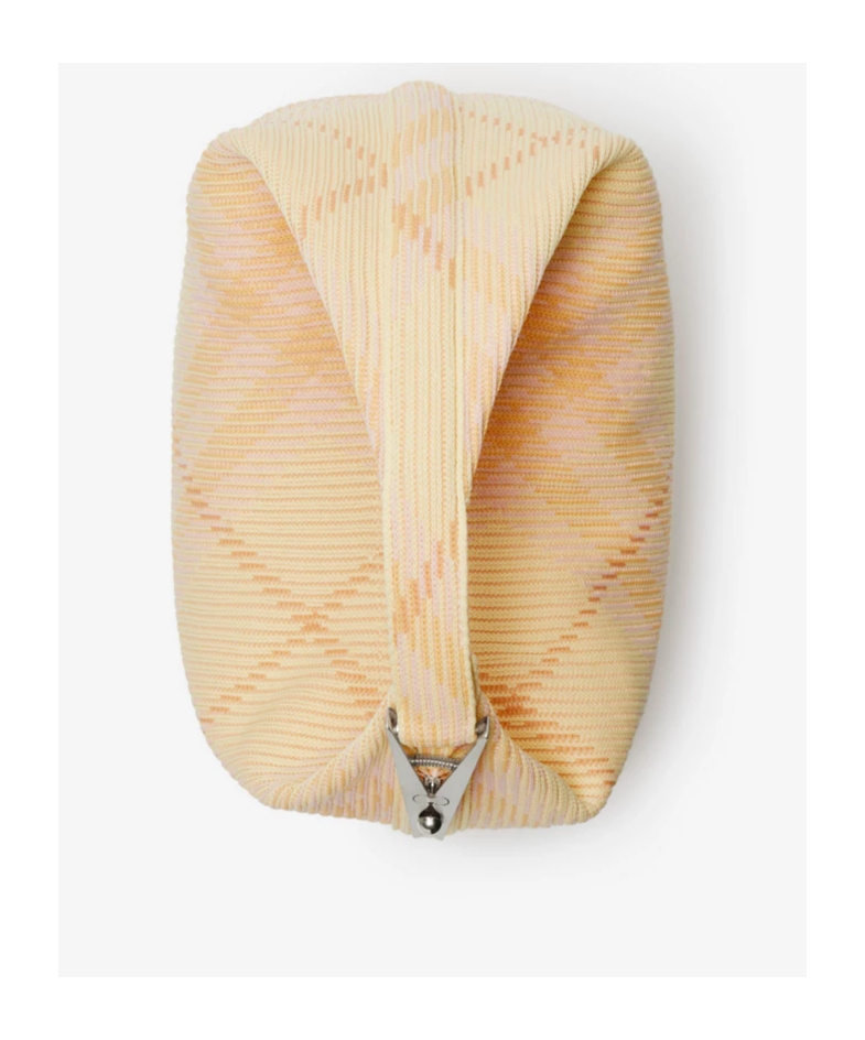 Burberry Medium Peg Duffle Shoulder Bag In Nude