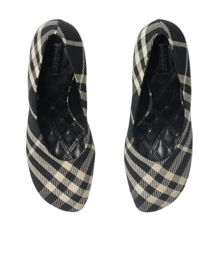 Burberry Woman Pumps Black Size 7 Textile Fibers In Black