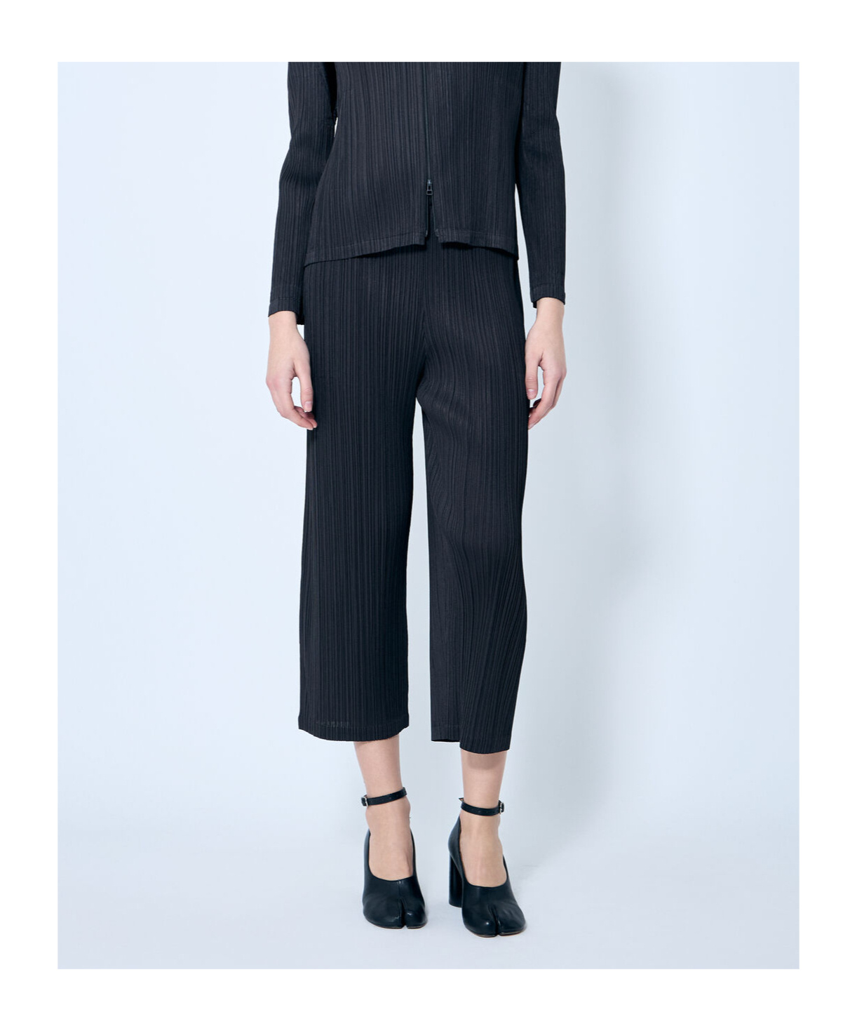 Issey Miyake Elastic Waist Casual Pants In Black