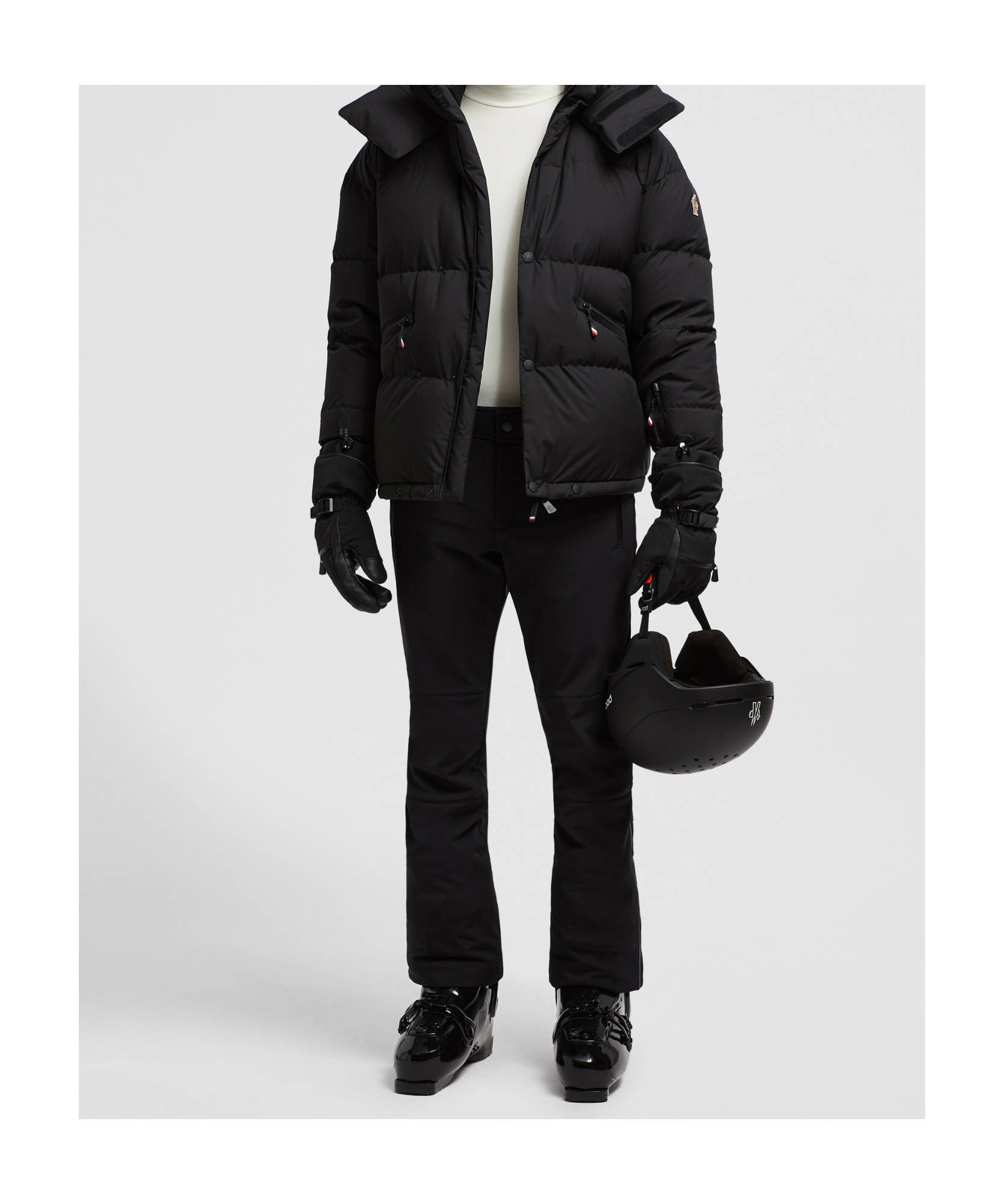Moncler Comfortable Trousers Featuring Zippered Pockets In Black