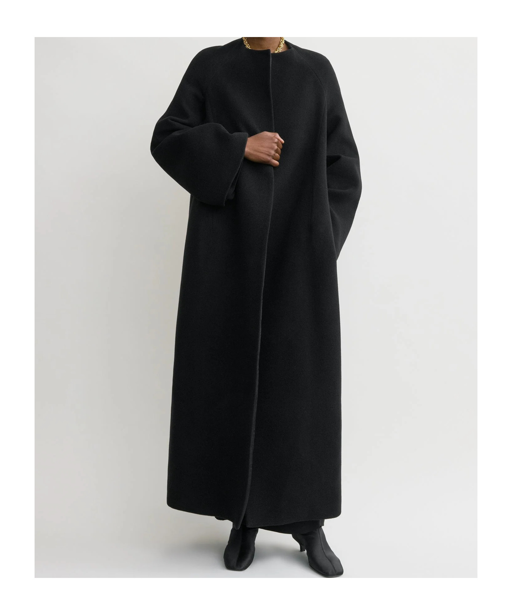 Totême Flared Sleeve Coat In Black