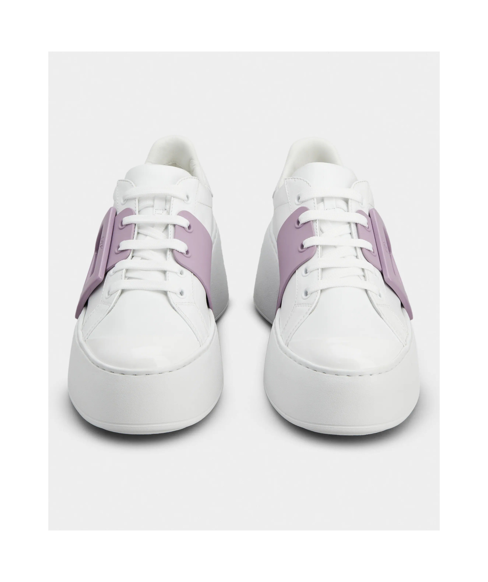 Roger Vivier Elegant Leather Skate Sneakers With Patent Toe In White