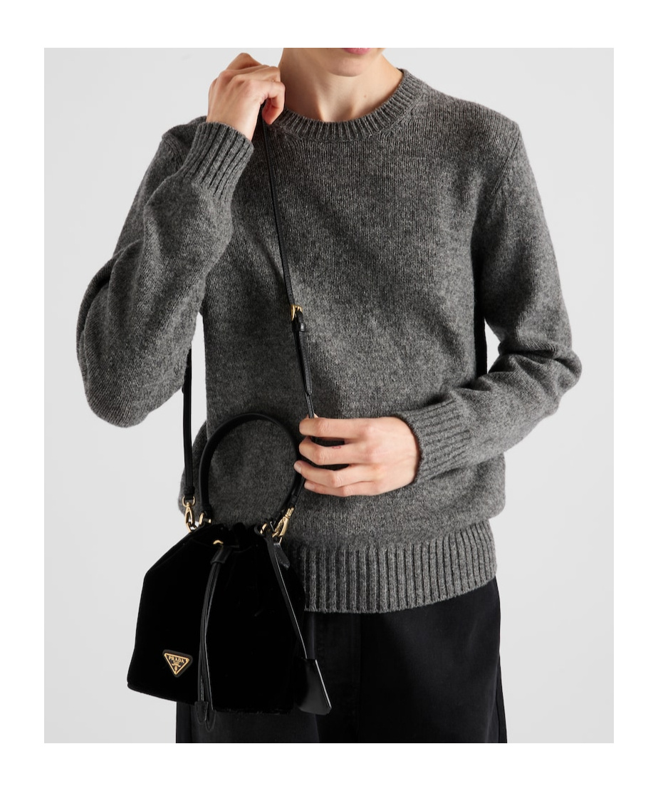 Prada Mini Re-edition Velvet Bucket Bag In Black
