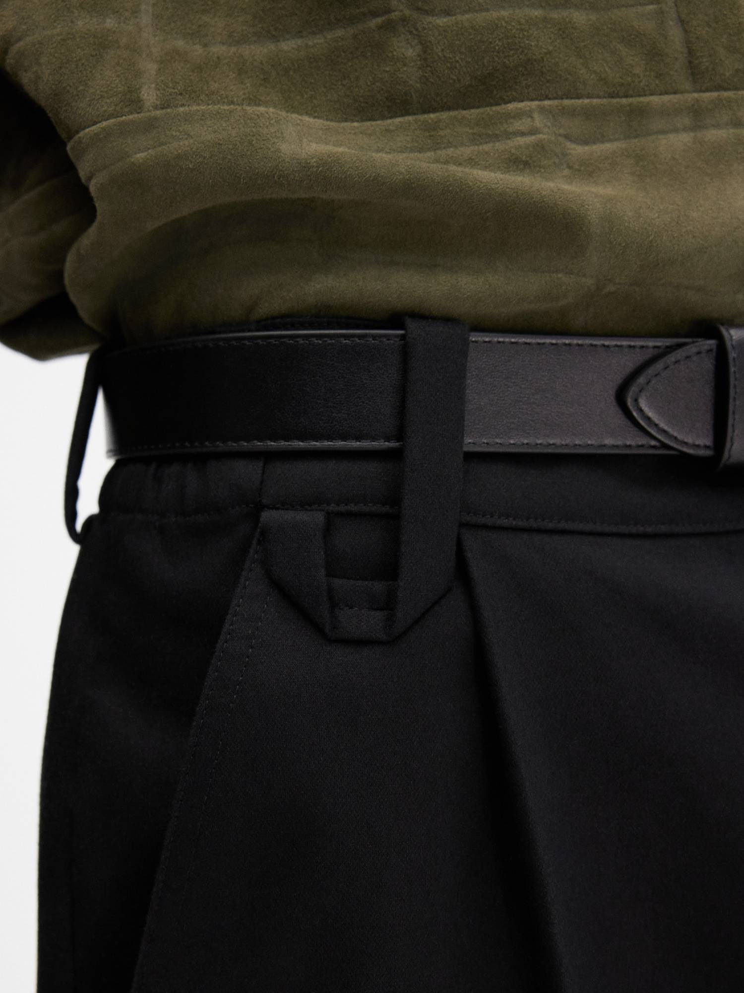 Jacquemus Belt-loop Casual Pants In Black