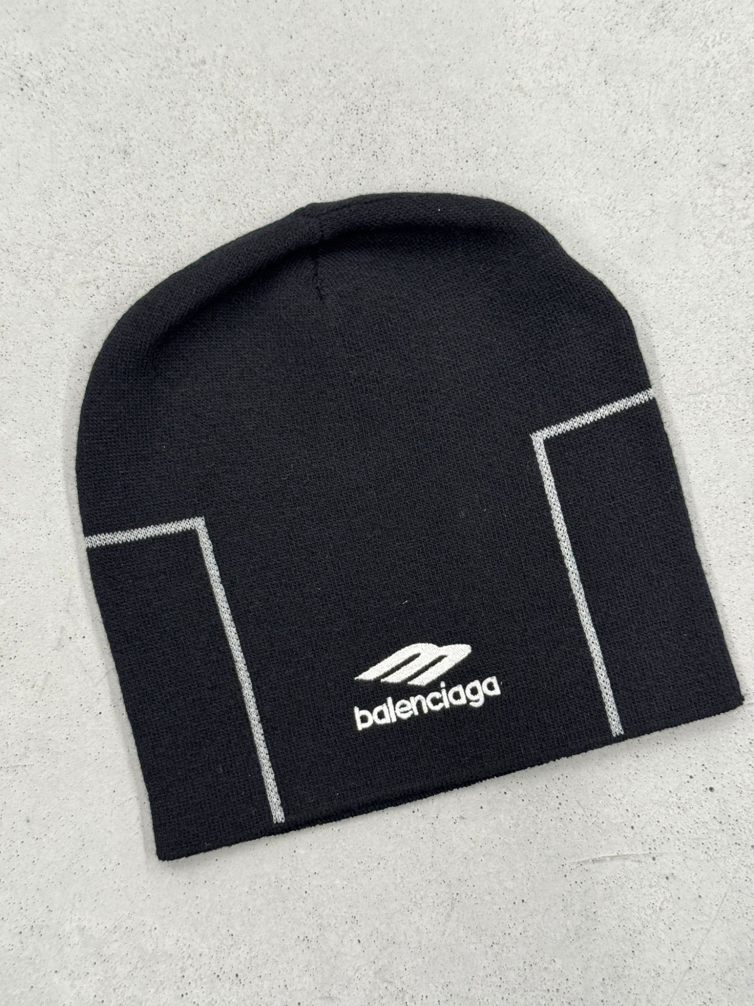 Balenciaga Textured Hats With Contrast Stitching Design In Black