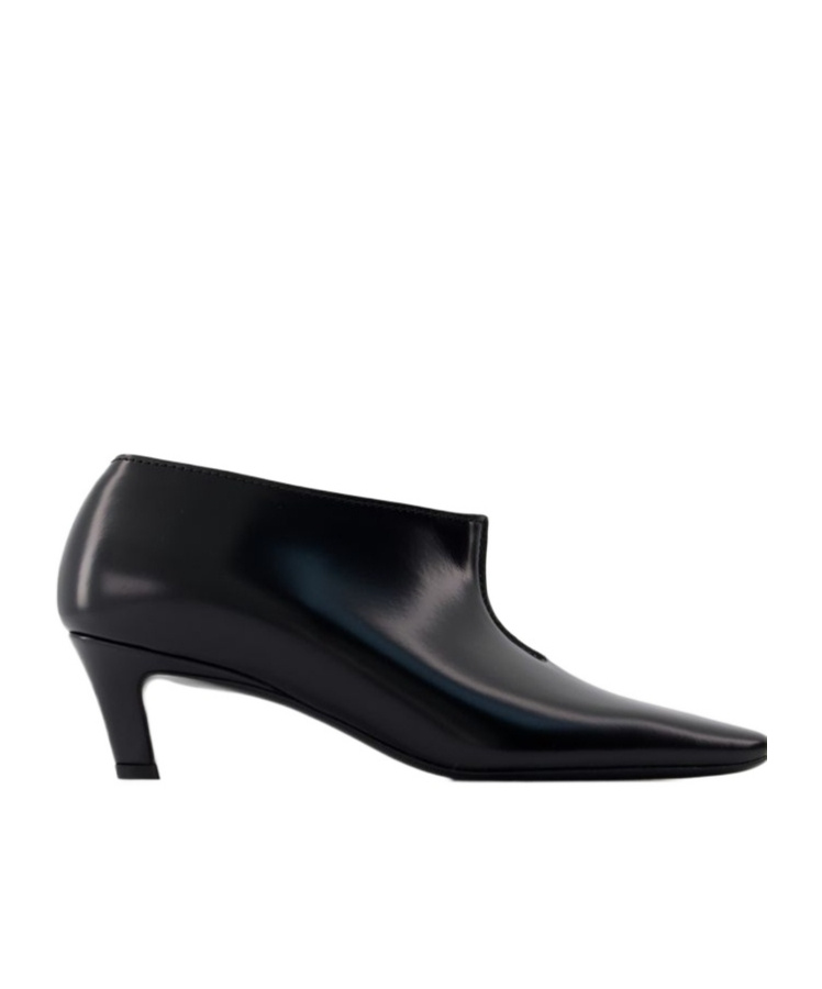 Totême Toteme Leather Boots In Black