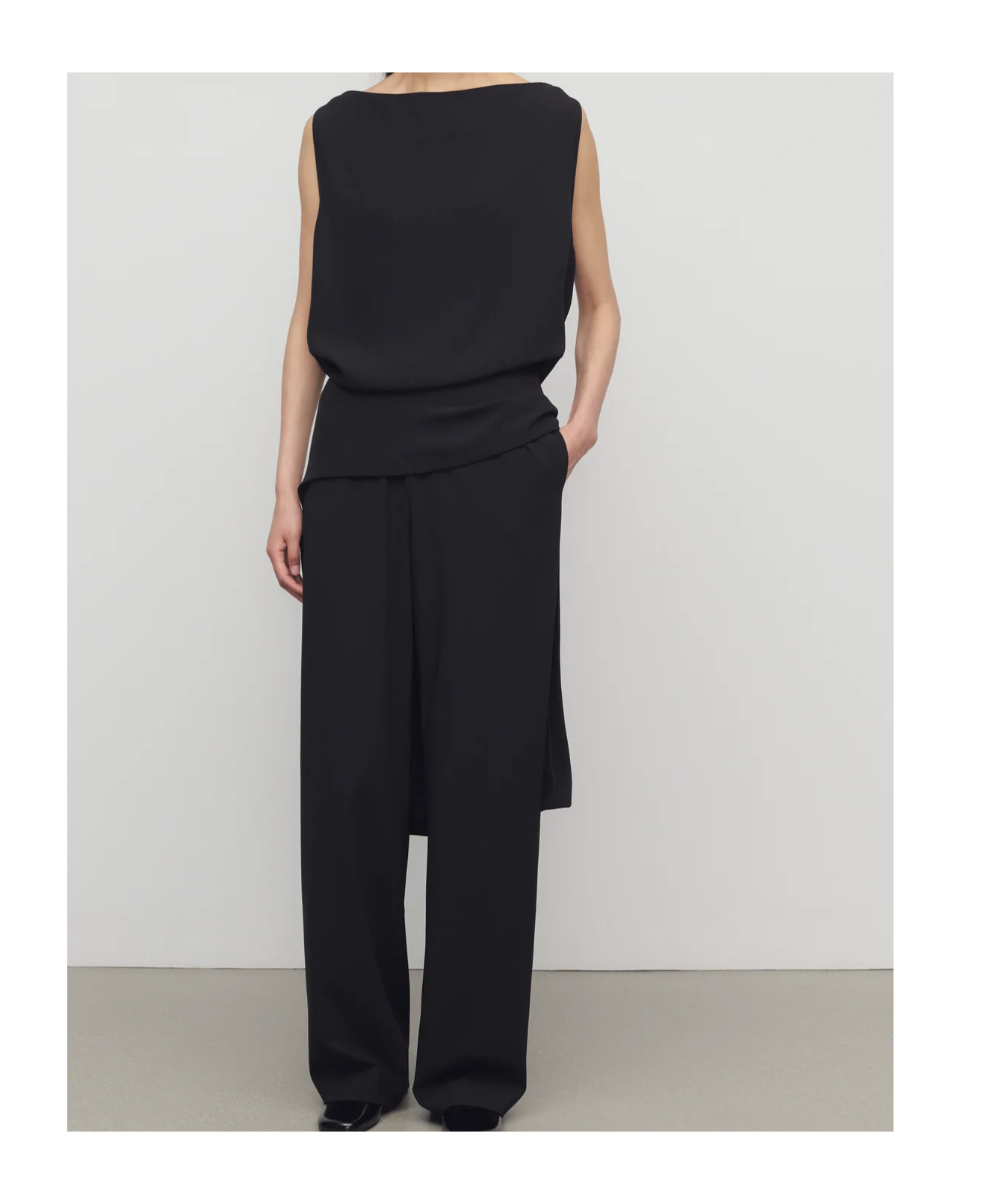 The Row Elastic Waist Casual Pants In Black