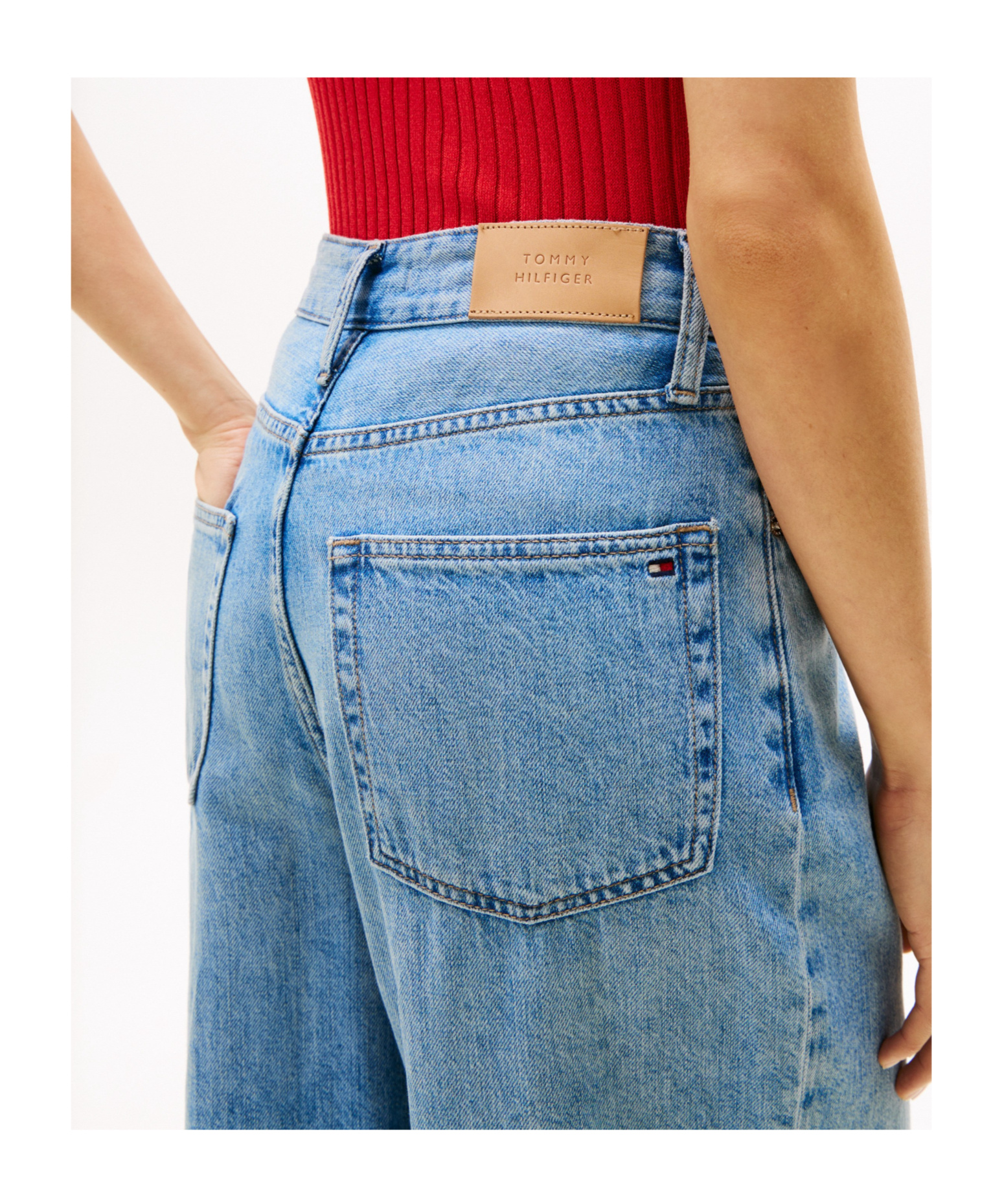 TOMMY HILFIGER HIGH RISE WIDE LEG CROPPED JEANS 