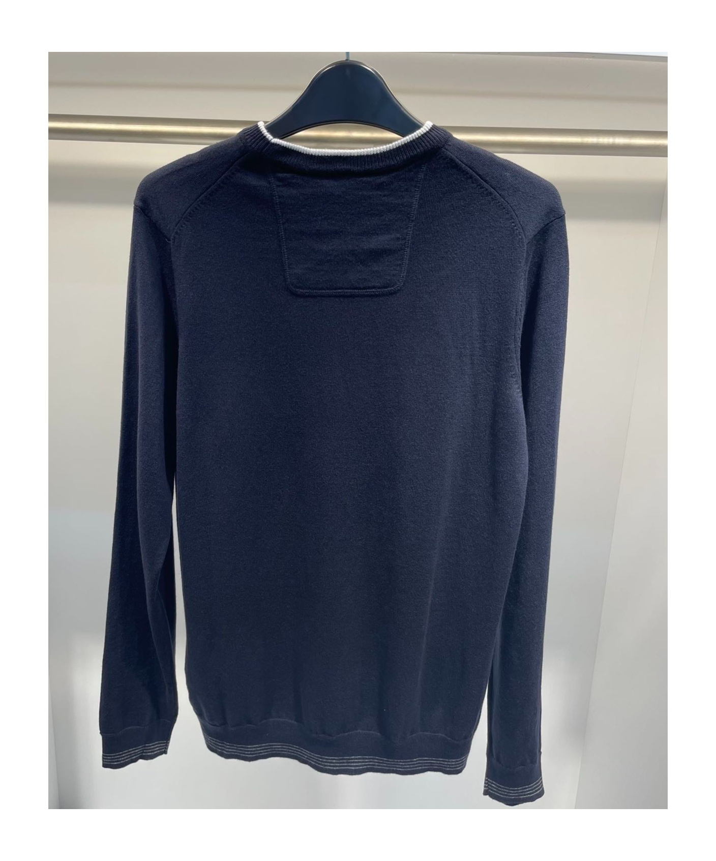 HUGO BOSS ROUND-COLLAR AND LONG-SLEEVED SWEATER