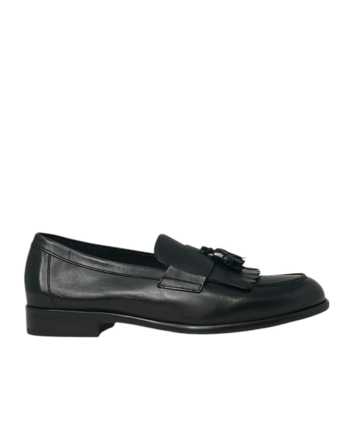Doucal's Moccasin With Tassel In Black