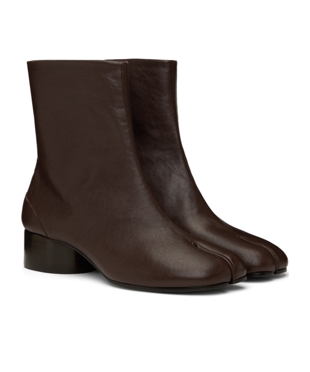 Maison Margiela Brown Tabi Ankle Boots In Black