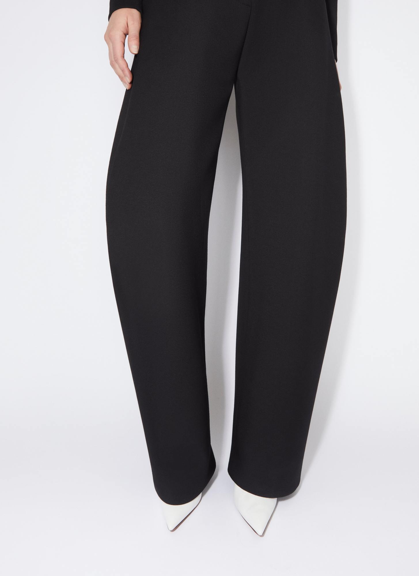 Alaïa Belt-loop Casual Pants In Black