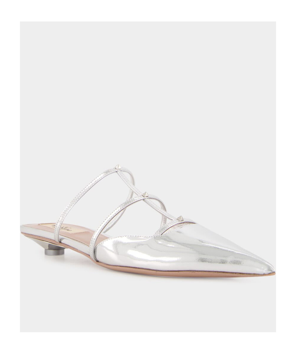 Valentino Mules Rockstud Aus Metallic-leder In White