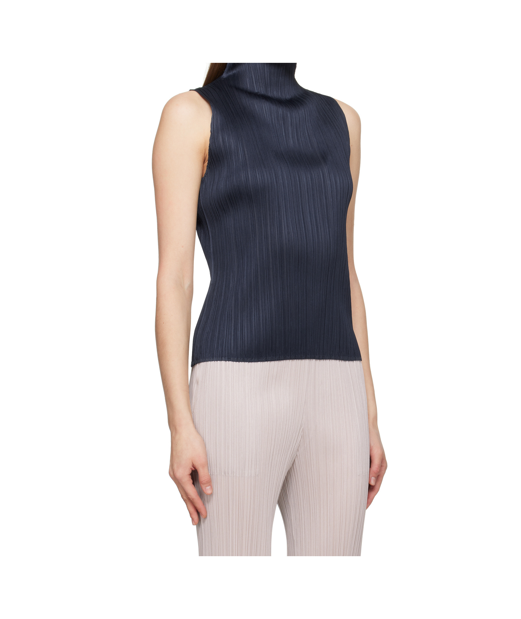 Issey Miyake Ribbed High-neck Top In Black