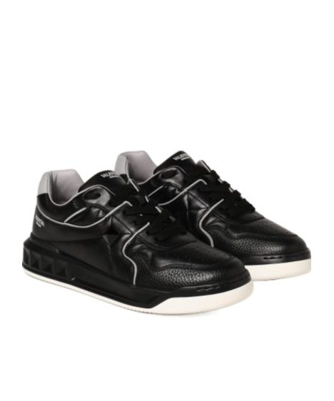 Valentino One Stud Low-top Sneakers In White