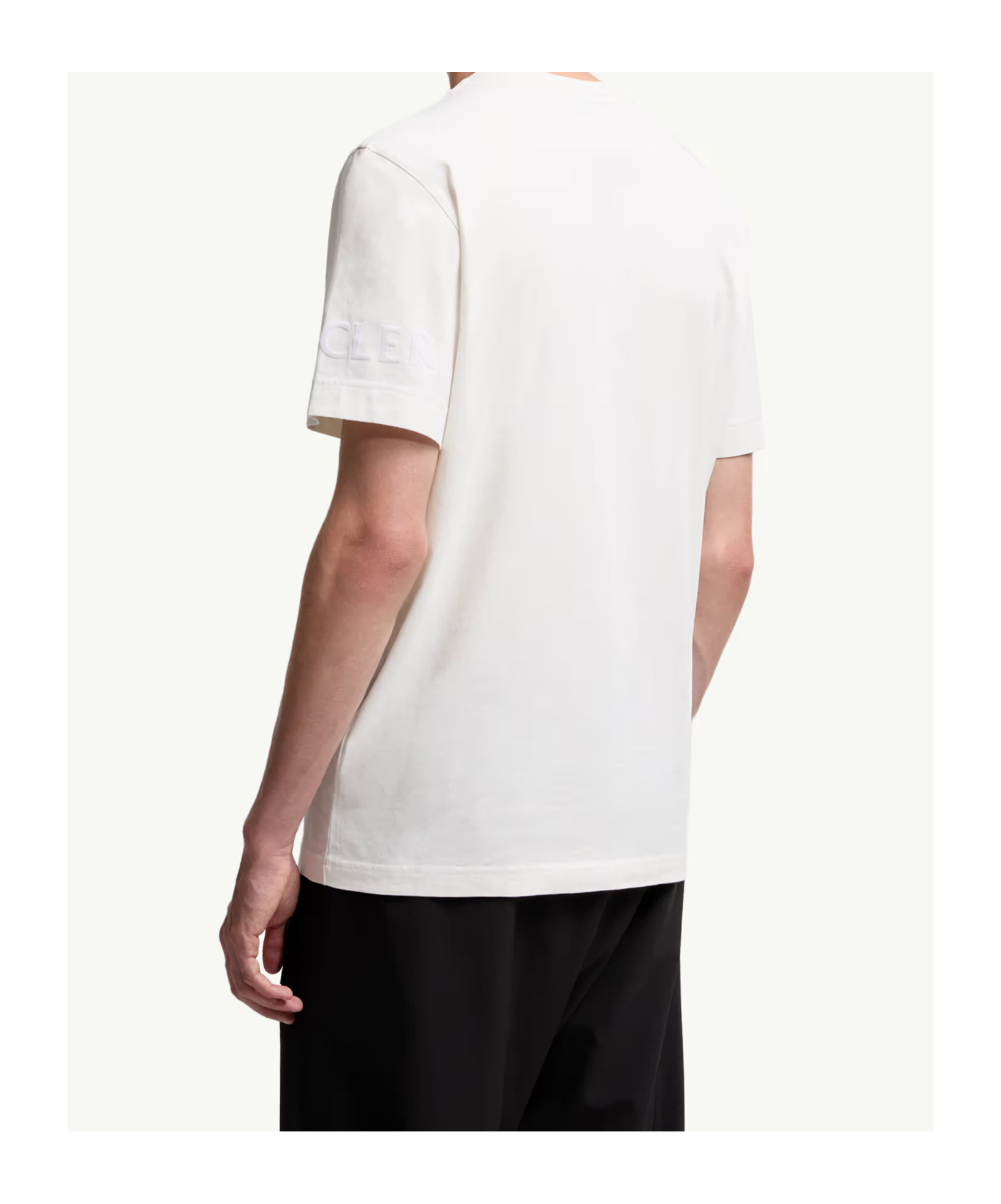 Moncler Men Logo T-shirt In Cotton. Chiedi A Chatgpt In White