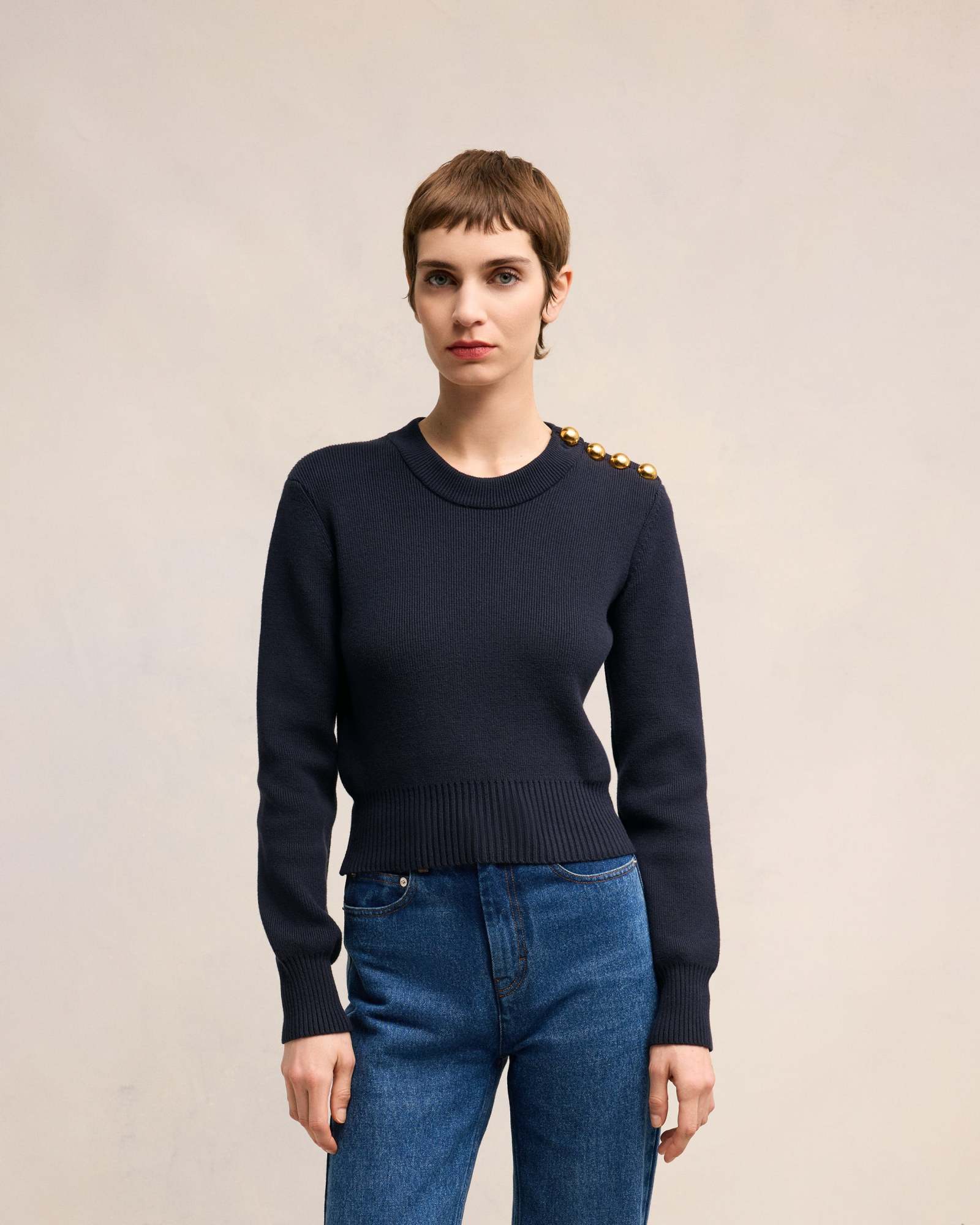 Ami Alexandre Mattiussi Ami Button Embellished Crewneck Knitted Jumper In Black