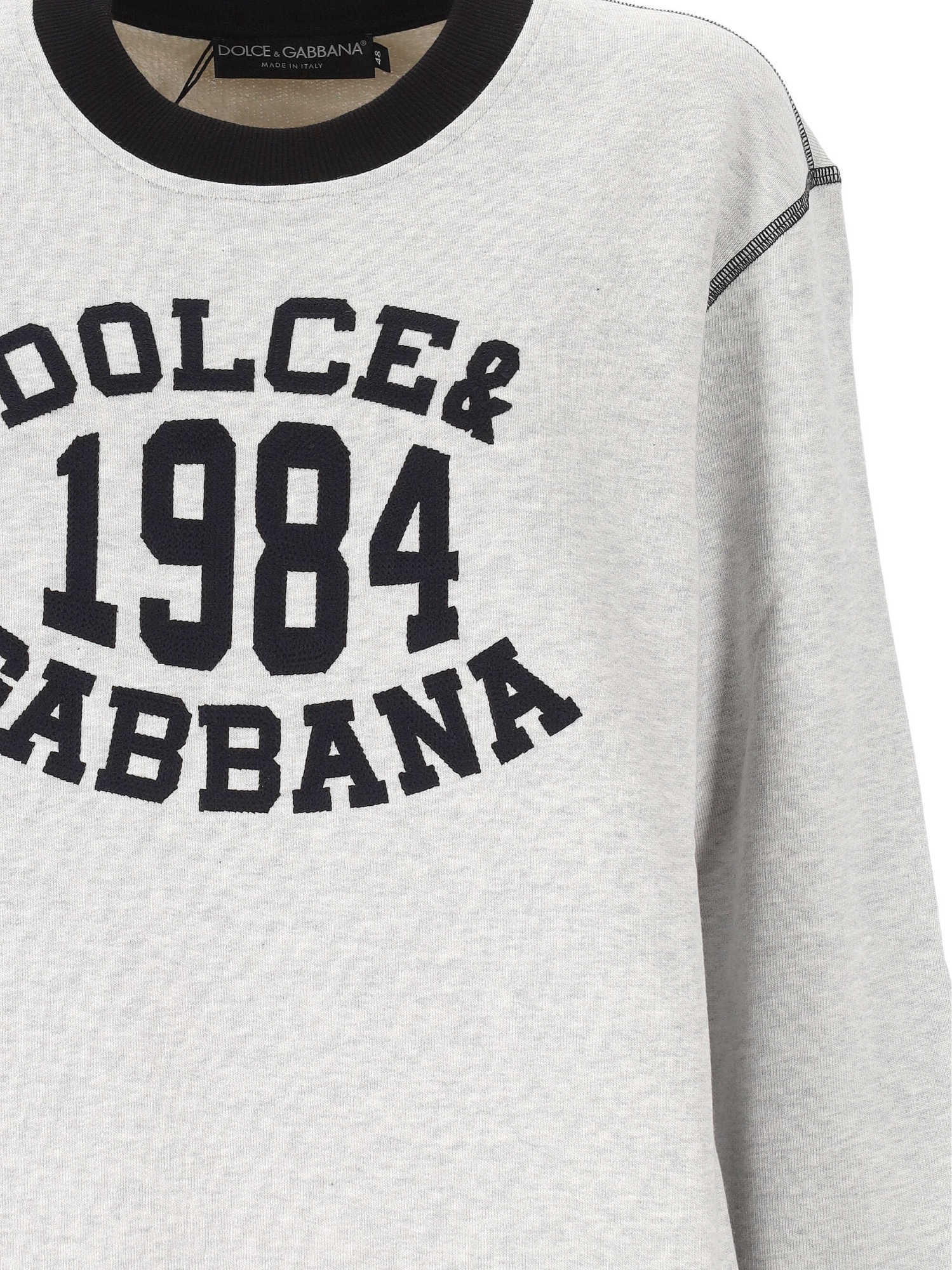 Dolce & Gabbana Round Neck Long-sleeved Sweatshirt In Gray