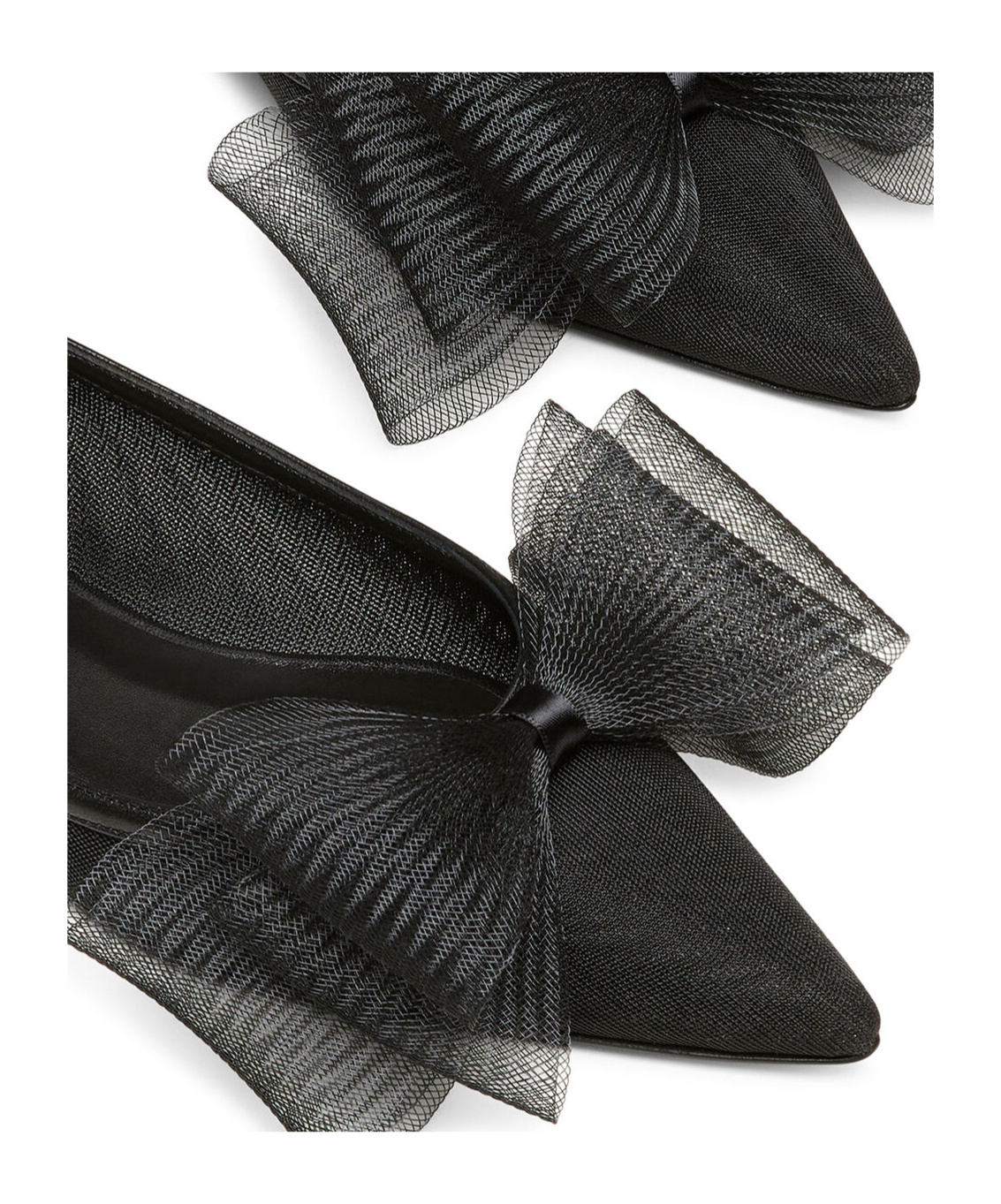 Stuart Weitzman Blushing Bow Flat In Black
