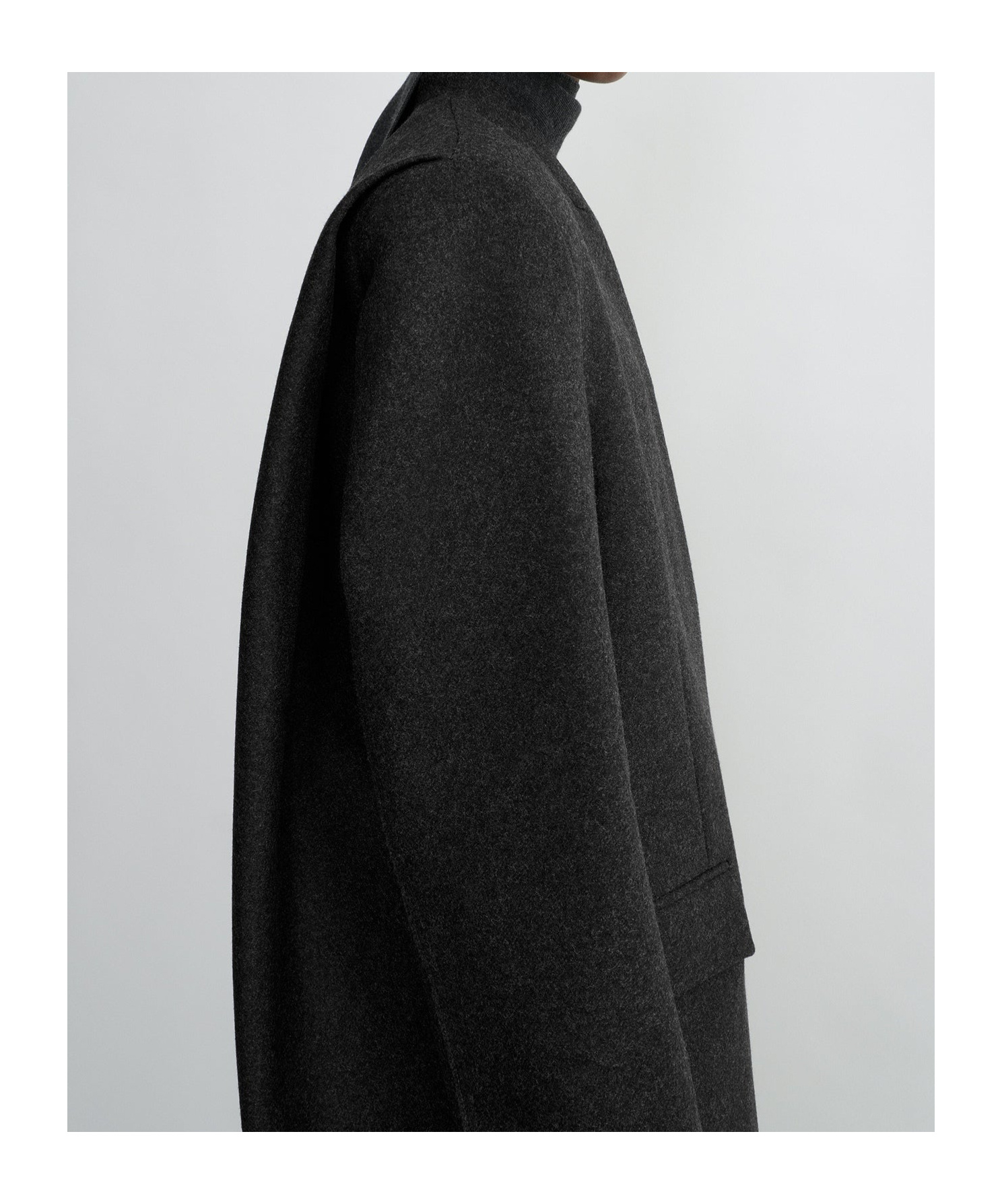 Totême Deep Pleat Coat In Black